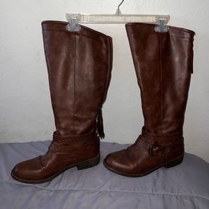 Woman’s high boots